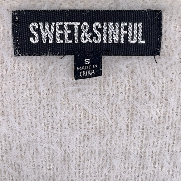 ANTHROPOLOGIE Cream Tribal Patterned FUZZY OVERSIZED Sweater Womens Size S - Picture 2 of 5